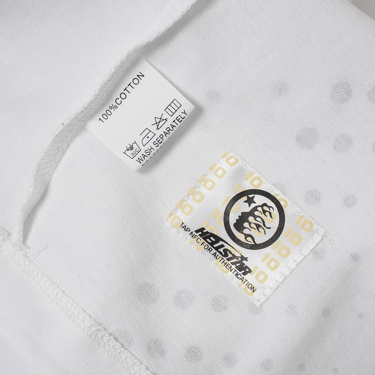 Hellstar Shoulder Graphic Dot Detail T-Shirt — neck_label
