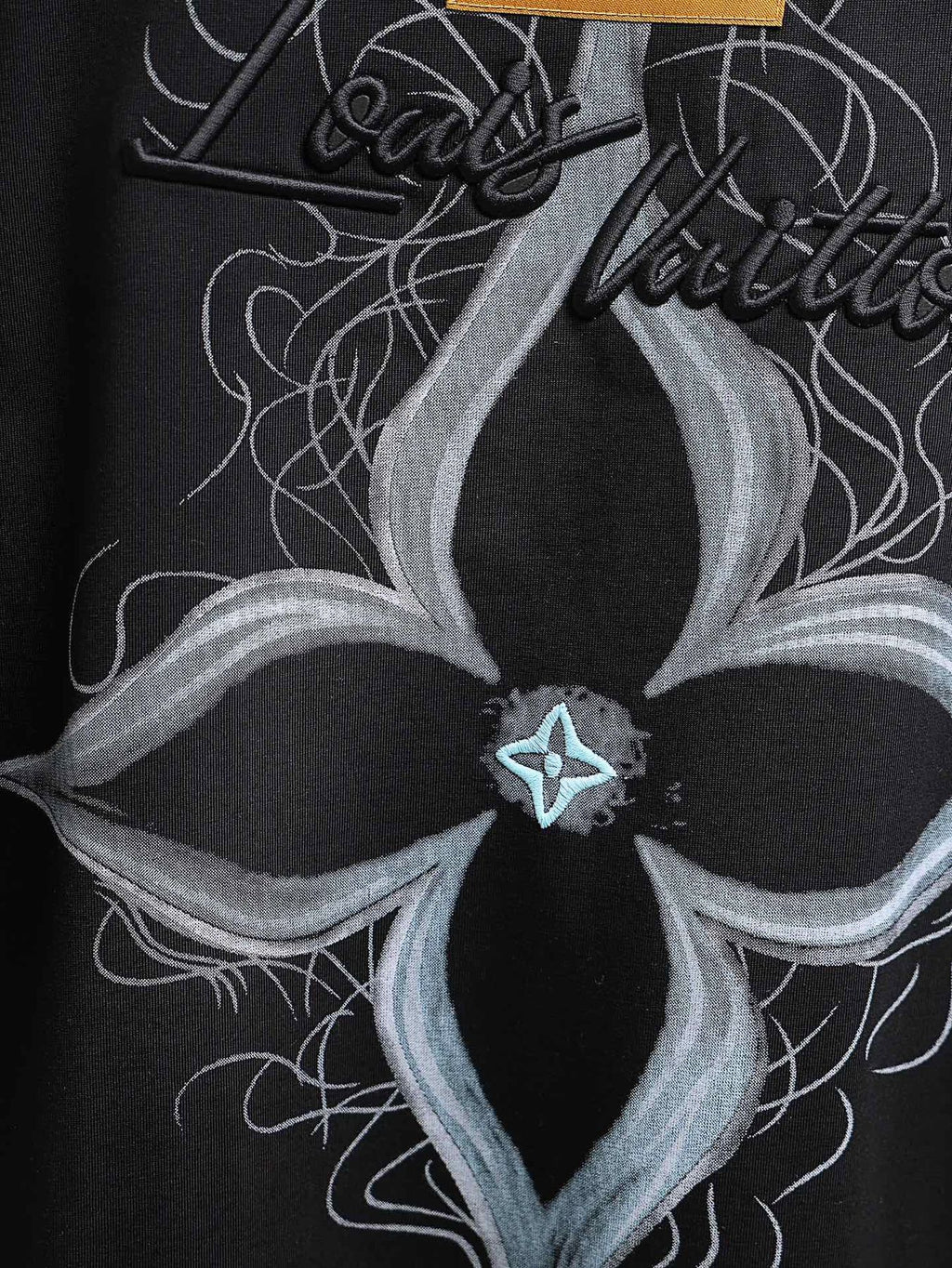 Louis Vuitton*LV Floral Embroidered Short-Sleeve T-Shirt — detail