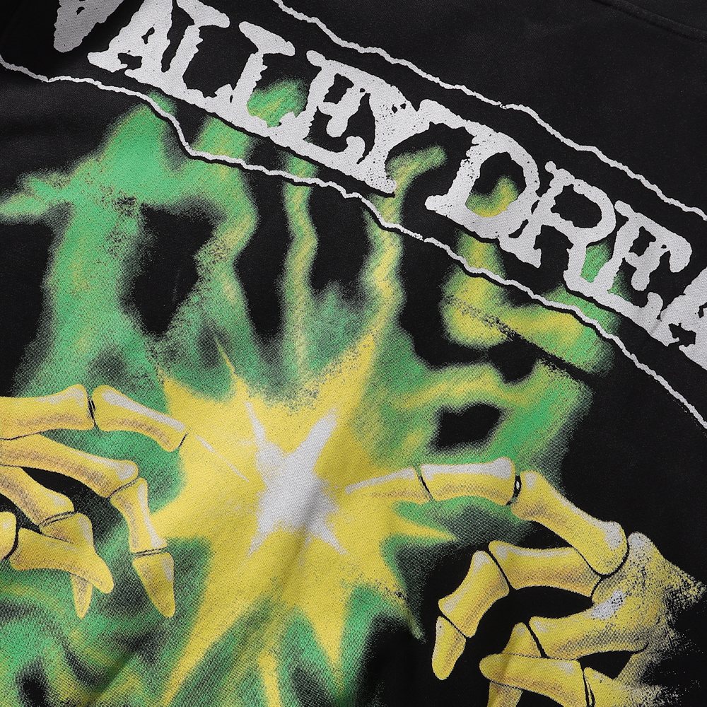 VALE USA Gravedigger Skull Graphic Zip Hoodie — detail