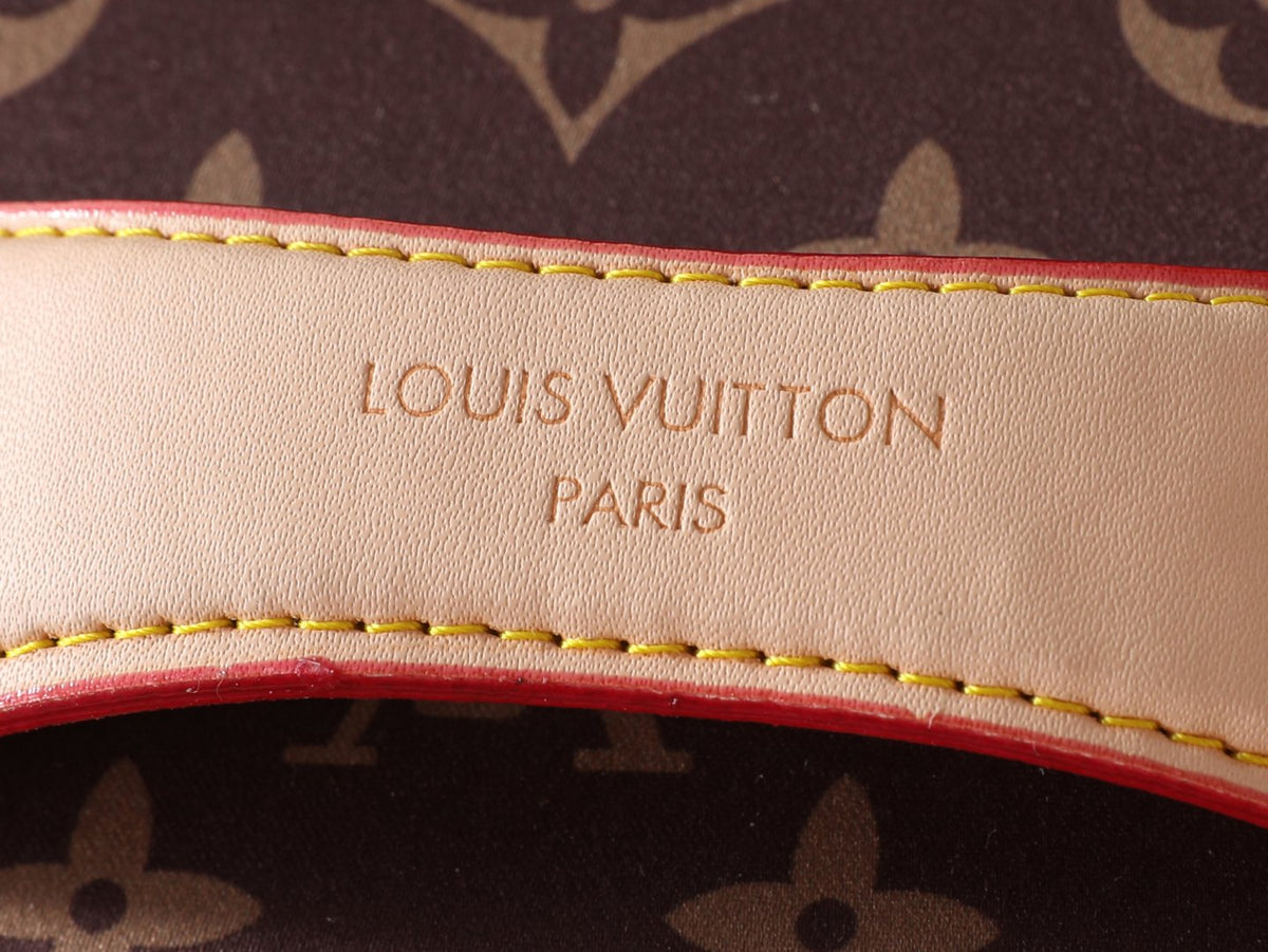 Louis Vuitton Hanging 2 Compartments Monogram Toiletry Bag — detail