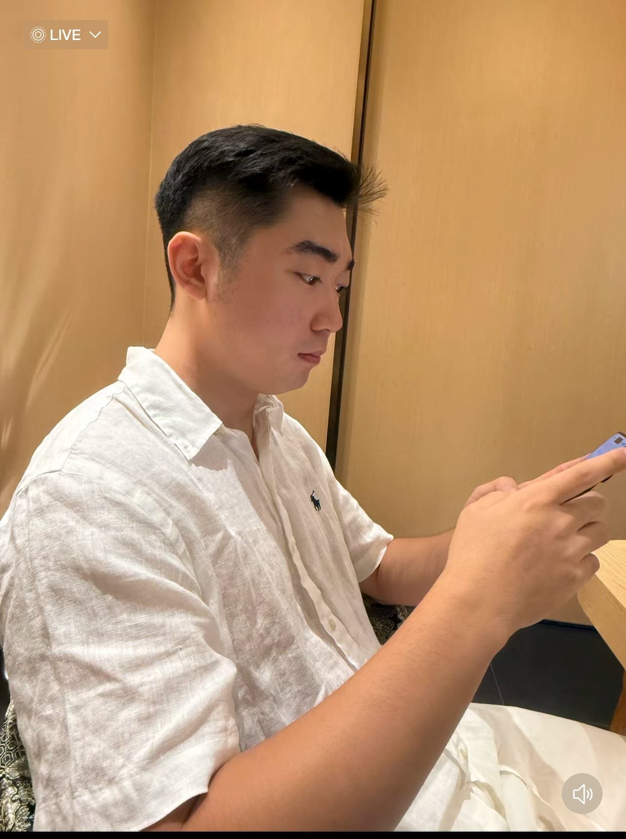 Test2-Ralph Lauren Ivory Linen Short-Sleeve Button-Front Shirt — model