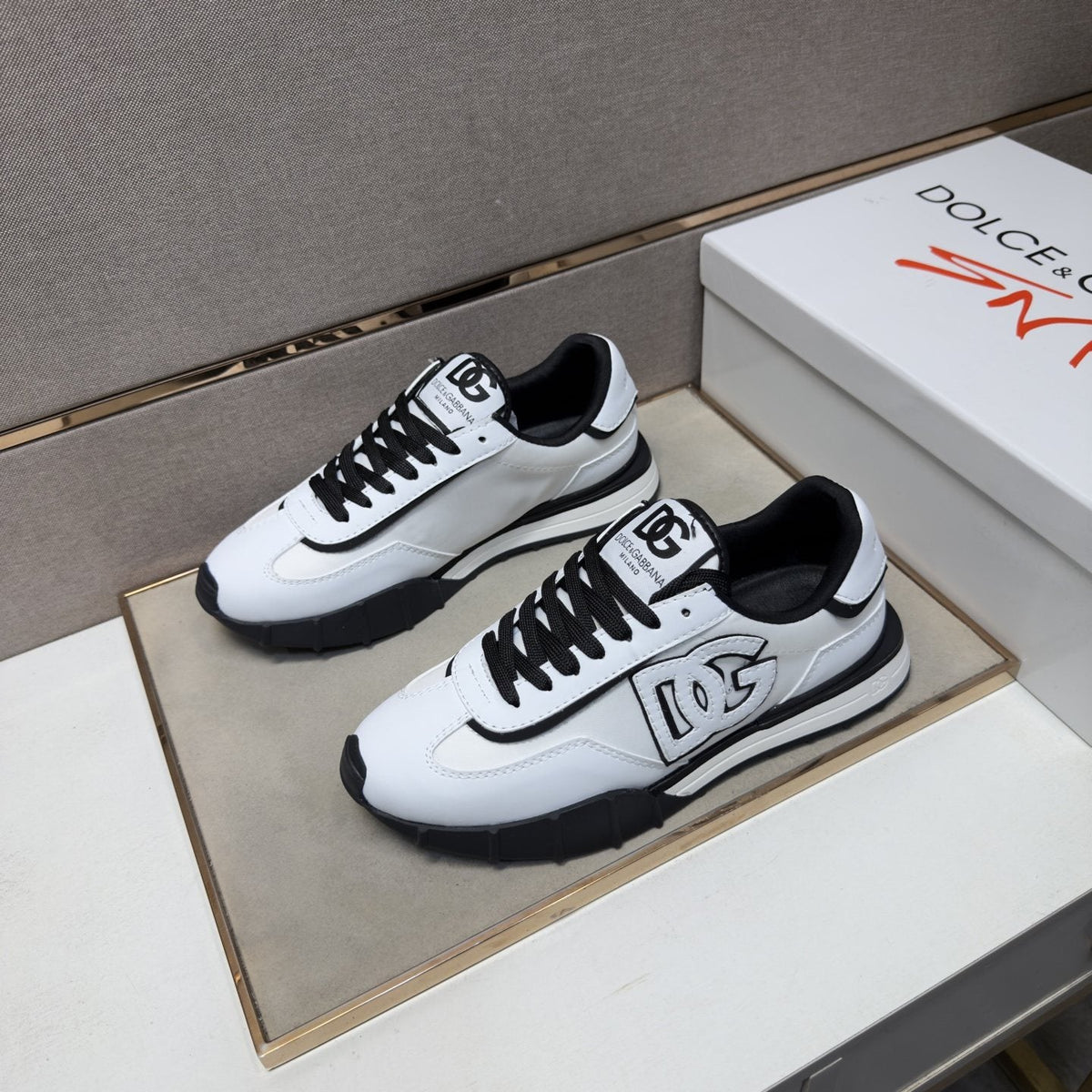 Dolce & Gabbana White DG Low-Top Sneakers — front