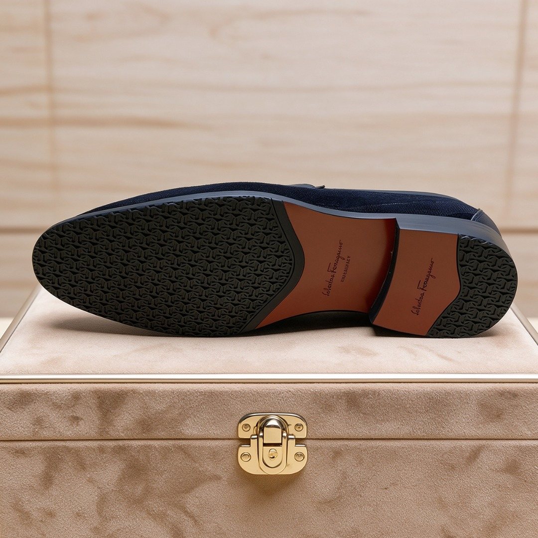 Ferragamo Black Bit Loafers — detail
