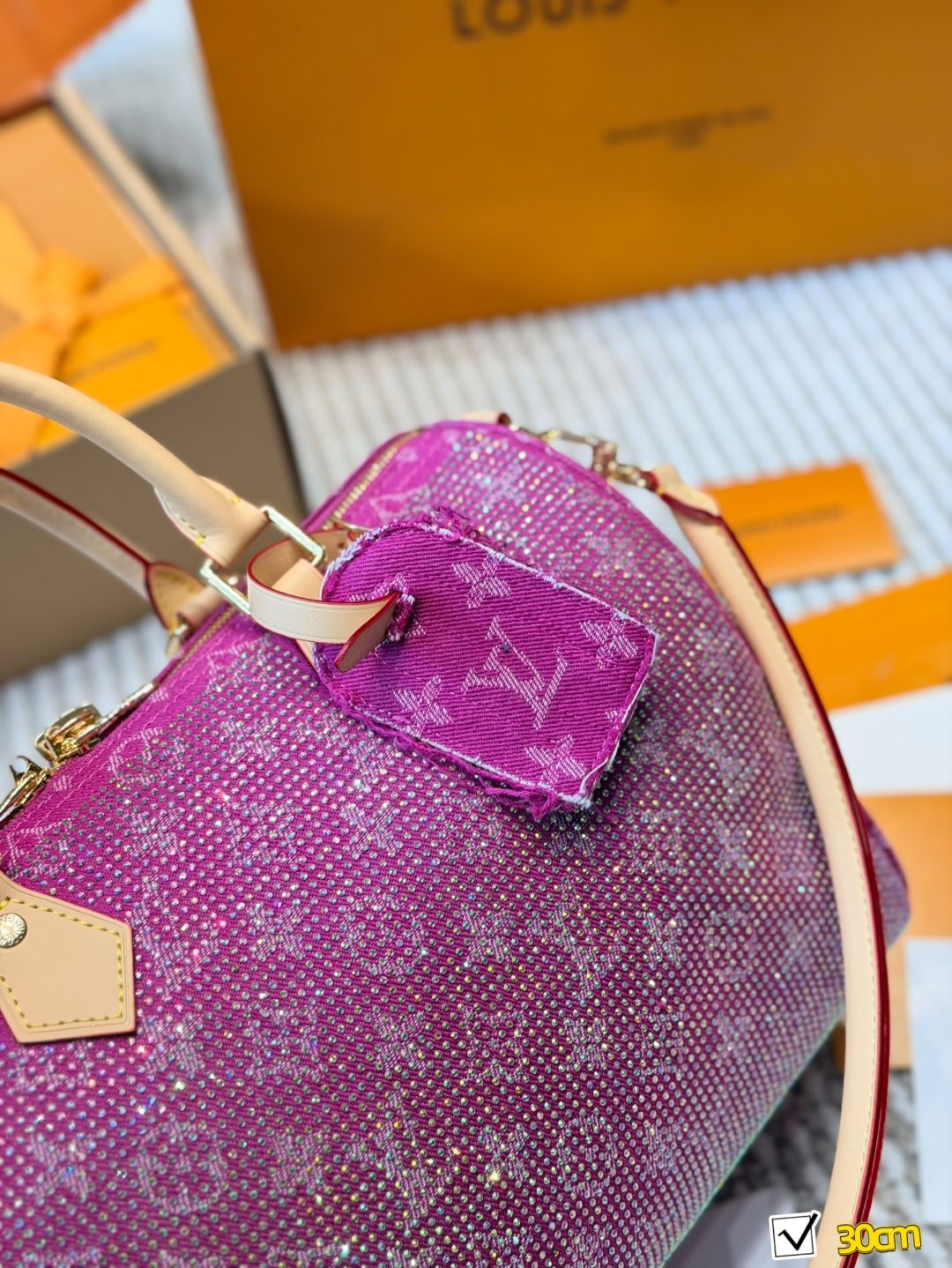 Louis Vuitton Speedy Top-Handle Shoulder Bag — detail