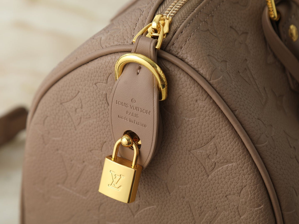 Louis Vuitton Speedy Bandoulière Embossed Monogram Bag — detail