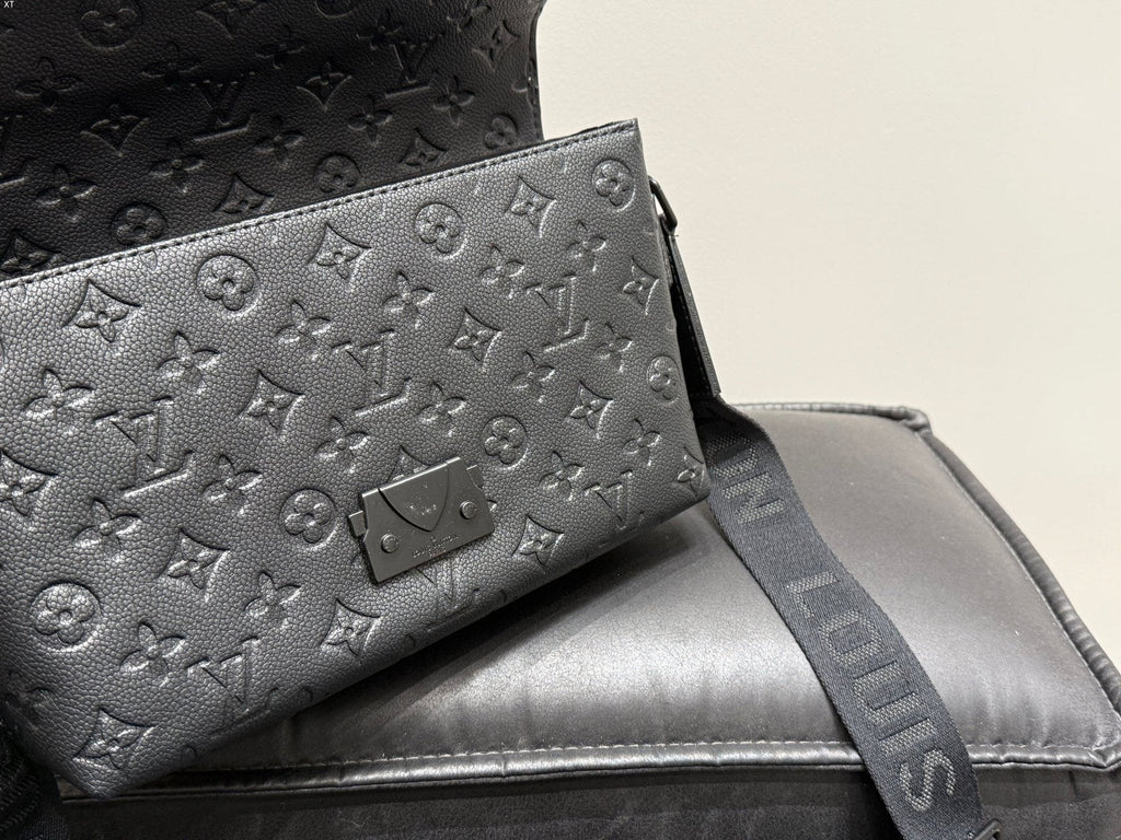 Louis Vuitton S-Cape Monogram Messenger Bag — detail