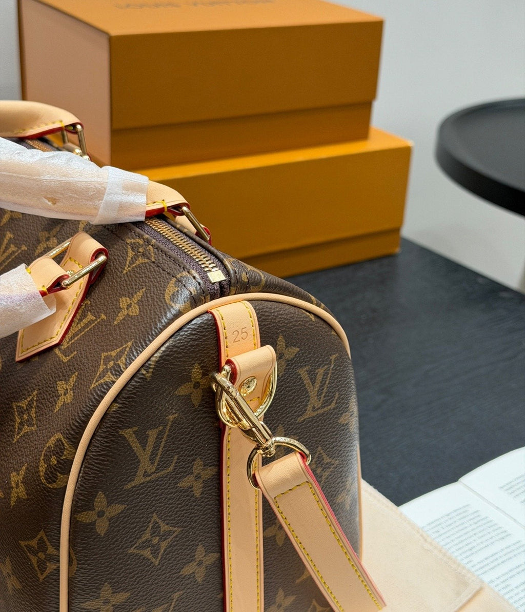 Louis Vuitton Speedy Monogram Barrel Handbag — detail