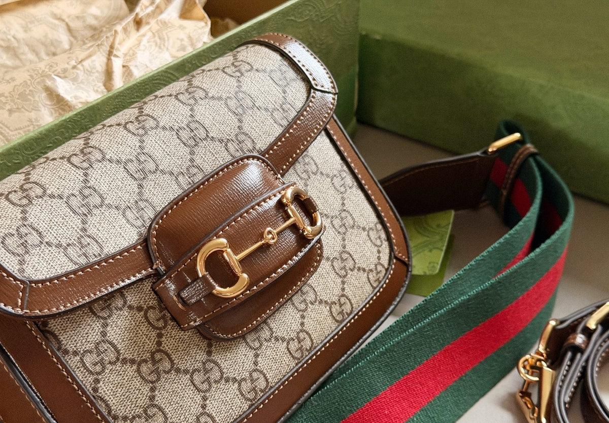 Gucci Rounded Flap Horsebit Saddle Bag — detail