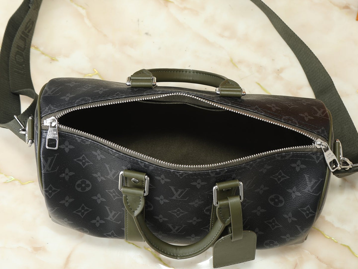 Louis Vuitton Keepall Bandoulière Duffel Bag — detail