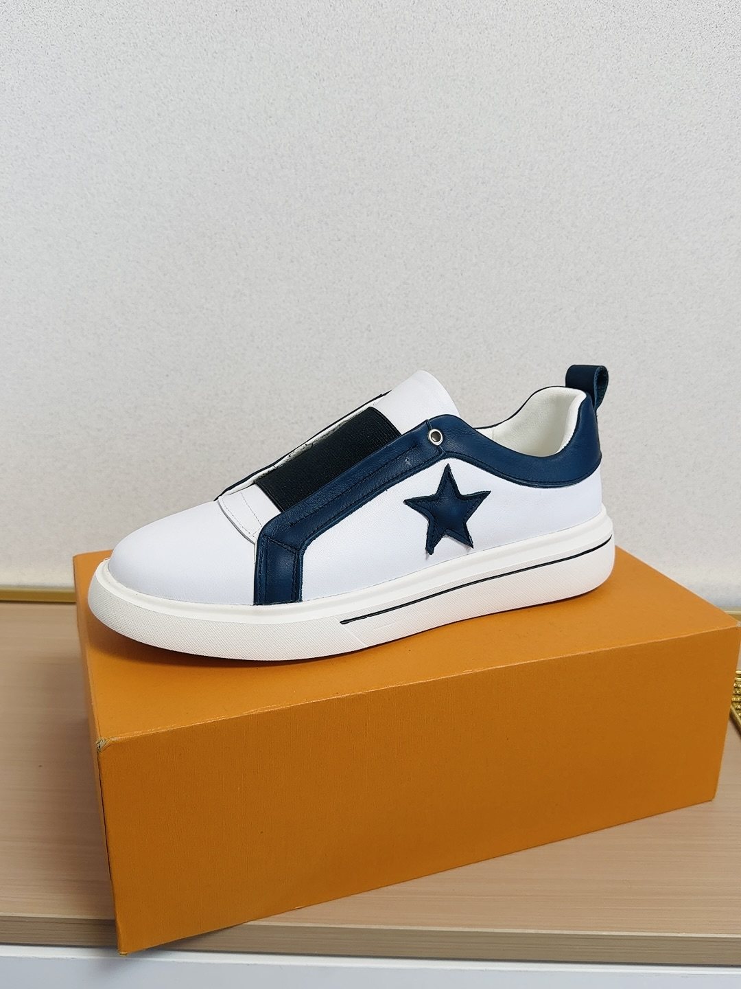Louis Vuitton Star-Accent Low-Top Sneakers — side