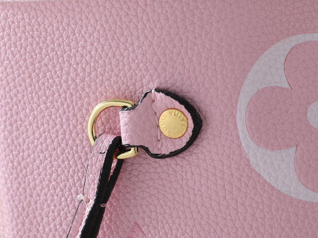 Louis Vuitton Neverfull Monogram Tote with Zip Pouch — detail