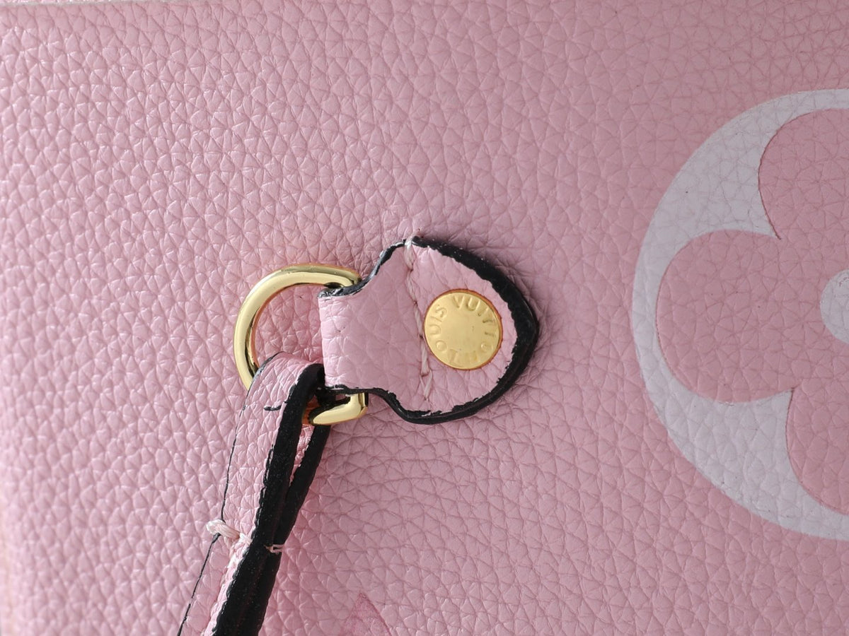 Louis Vuitton Neverfull Monogram Tote with Zip Pouch — detail