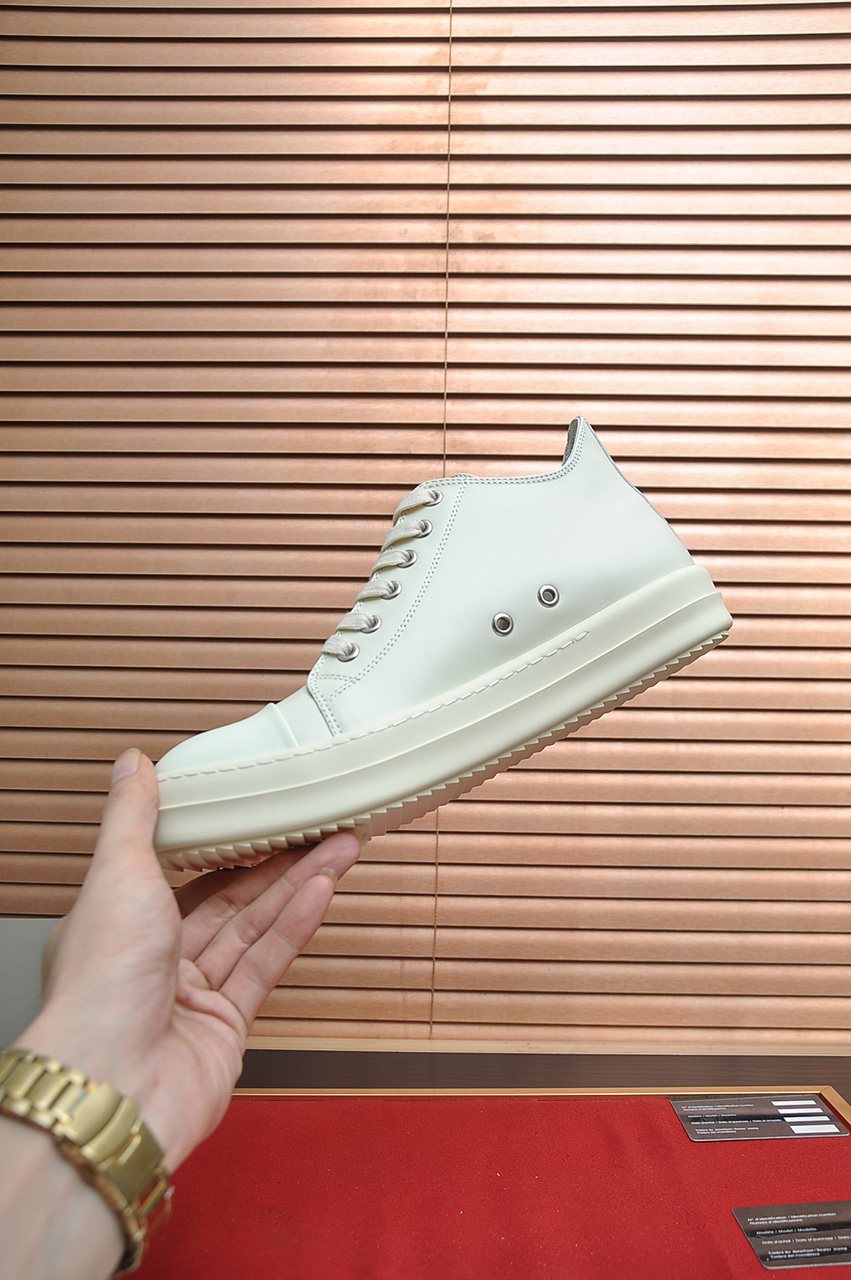 Rick Owens Geometric Seam Platform Low-Top Sneakers — model