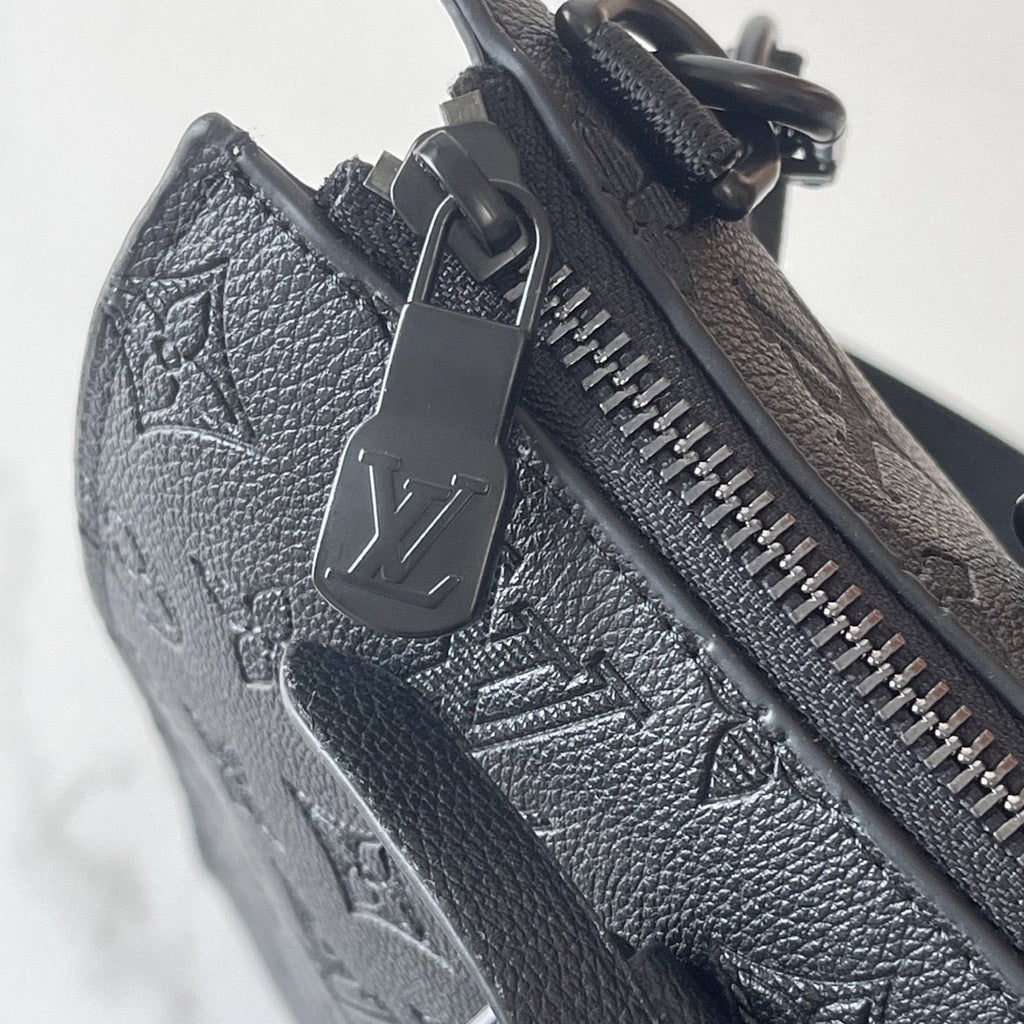 Louis Vuitton Sac Plat Cross Monogram Tote — detail