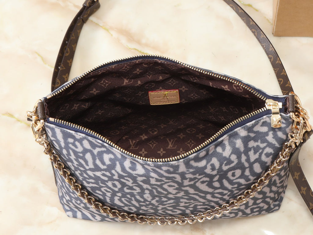Louis Vuitton Multipass Blue-Gray Patterned Shoulder Bag — detail