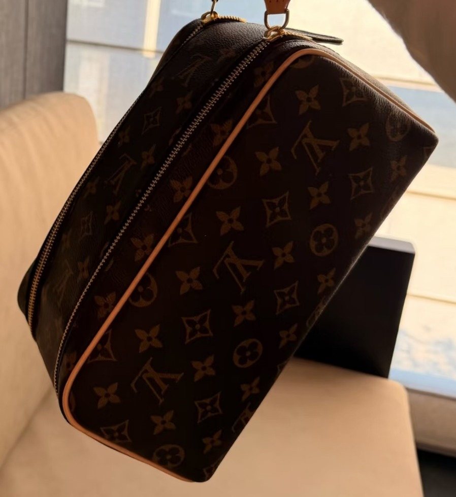 Louis Vuitton Monogram Double-Zip Toiletry Bag — detail