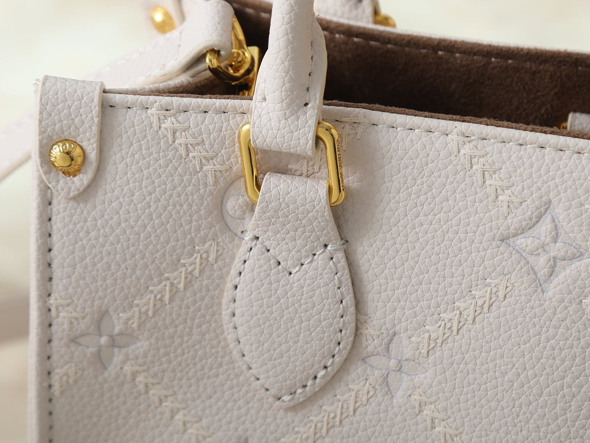 Louis Vuitton OnTheGo Monogram Tote Bag — detail