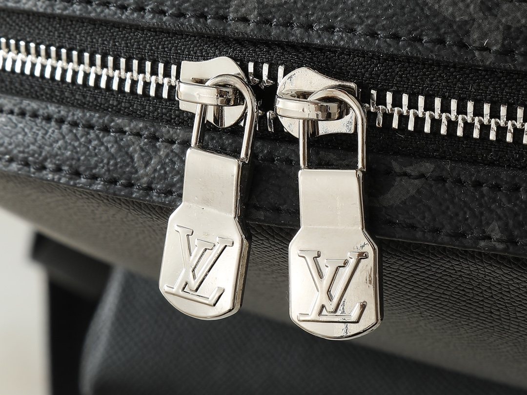 Louis Vuitton Discovery Monogram Backpack — detail