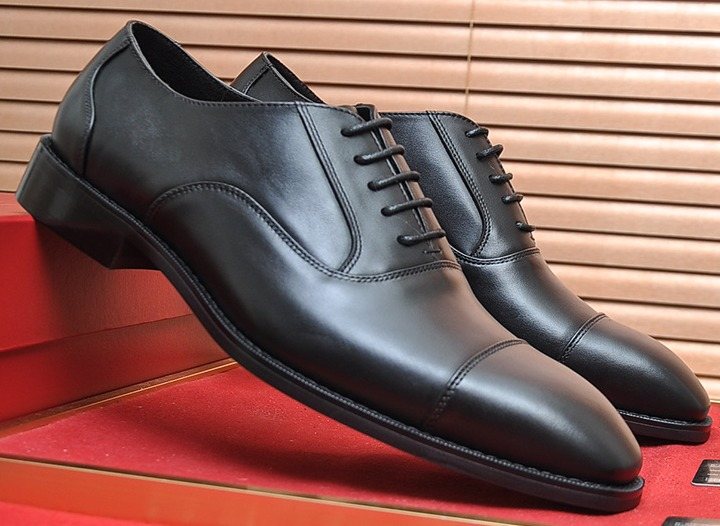 Ferragamo Black Cap-Toe Lace-Up Dress Shoes — hero