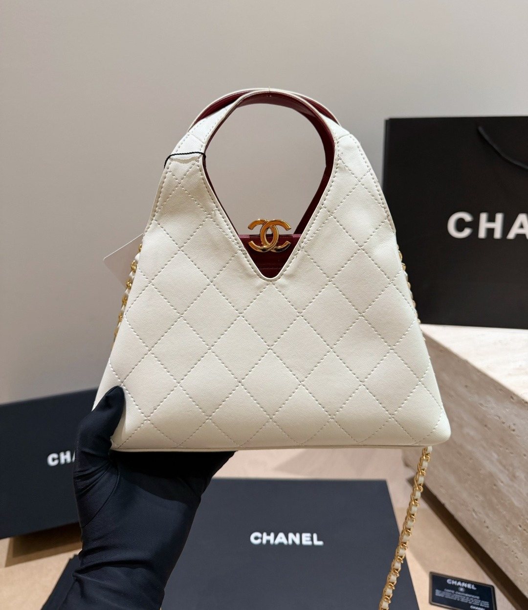 Chanel Diamond-Quilted Integrated-Handle Hobo Bag — front