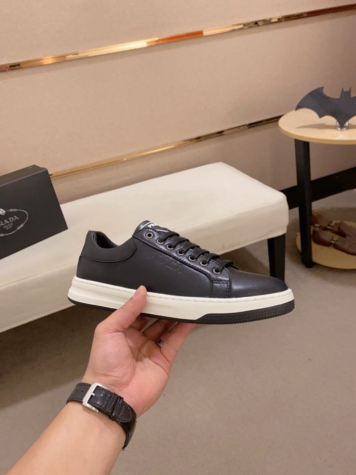 Prada Men's Low-Top Lace-Up Sneakers — model