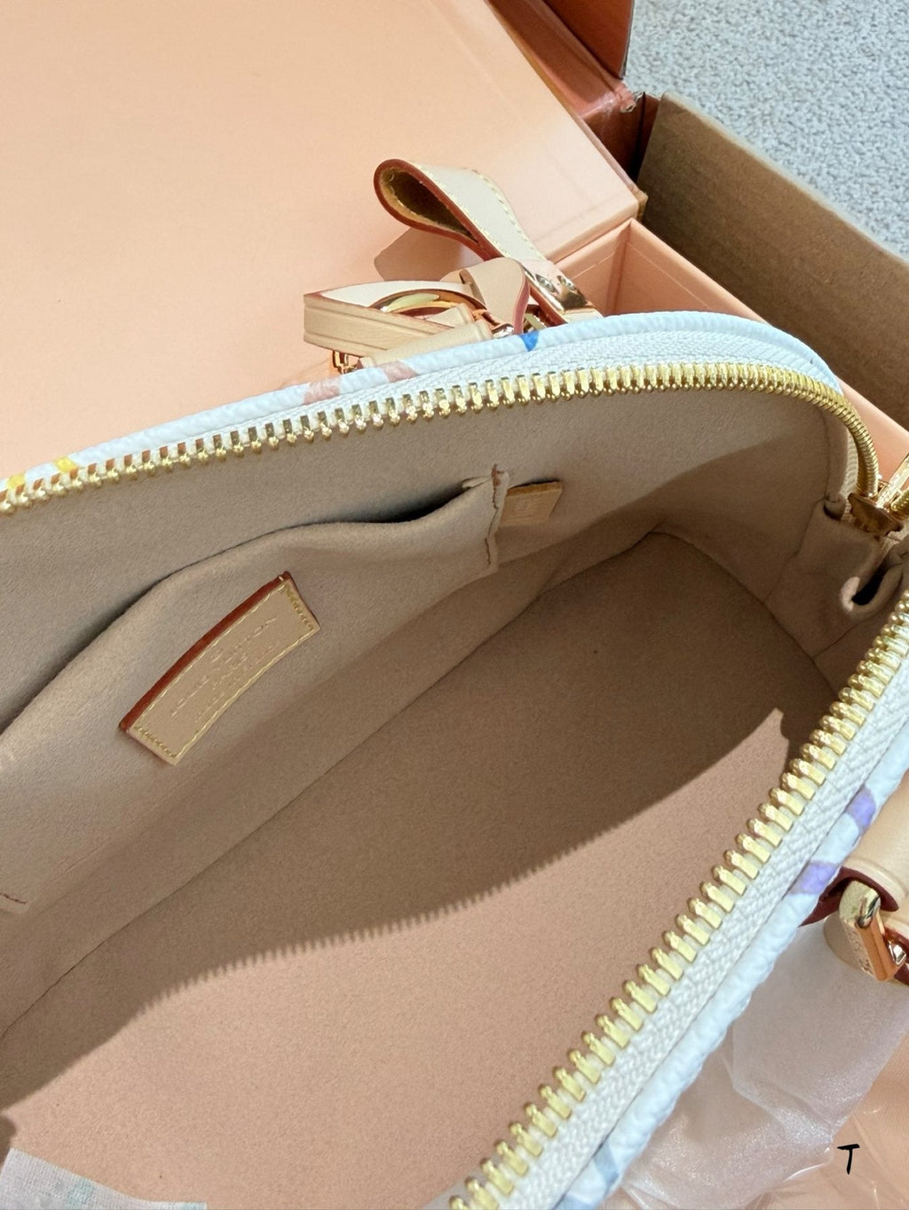 Louis Vuitton White Multicolor Monogram Dome Handbag — detail