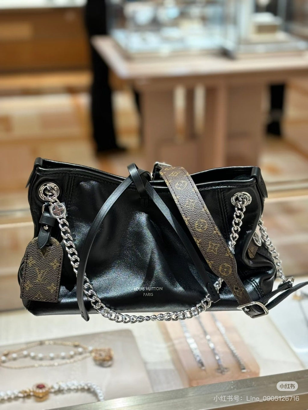 Louis Vuitton Carryall Vibe BB Black Shoulder Bag — front
