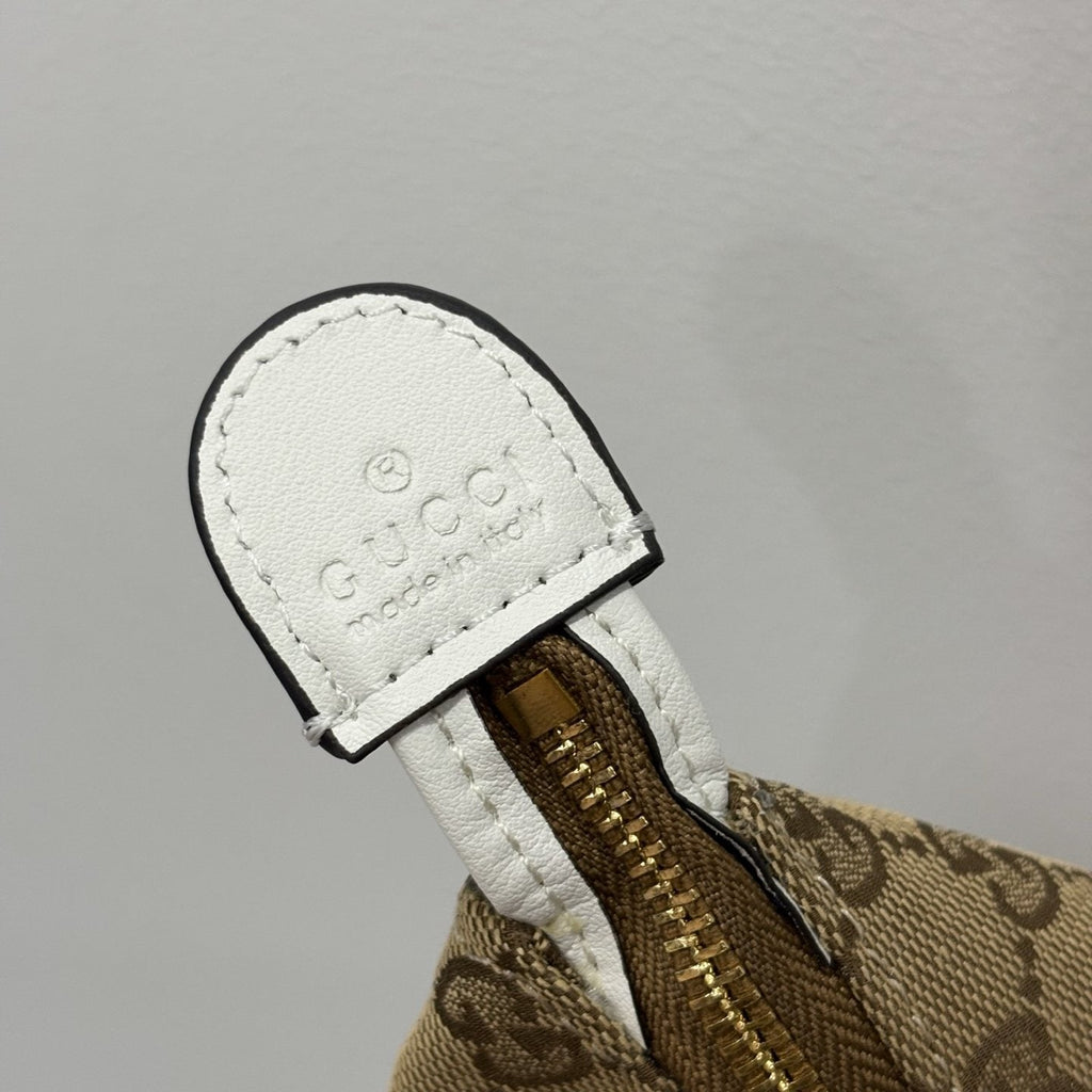 Gucci Curved-Pocket Linked-Handle Shoulder Bag — detail