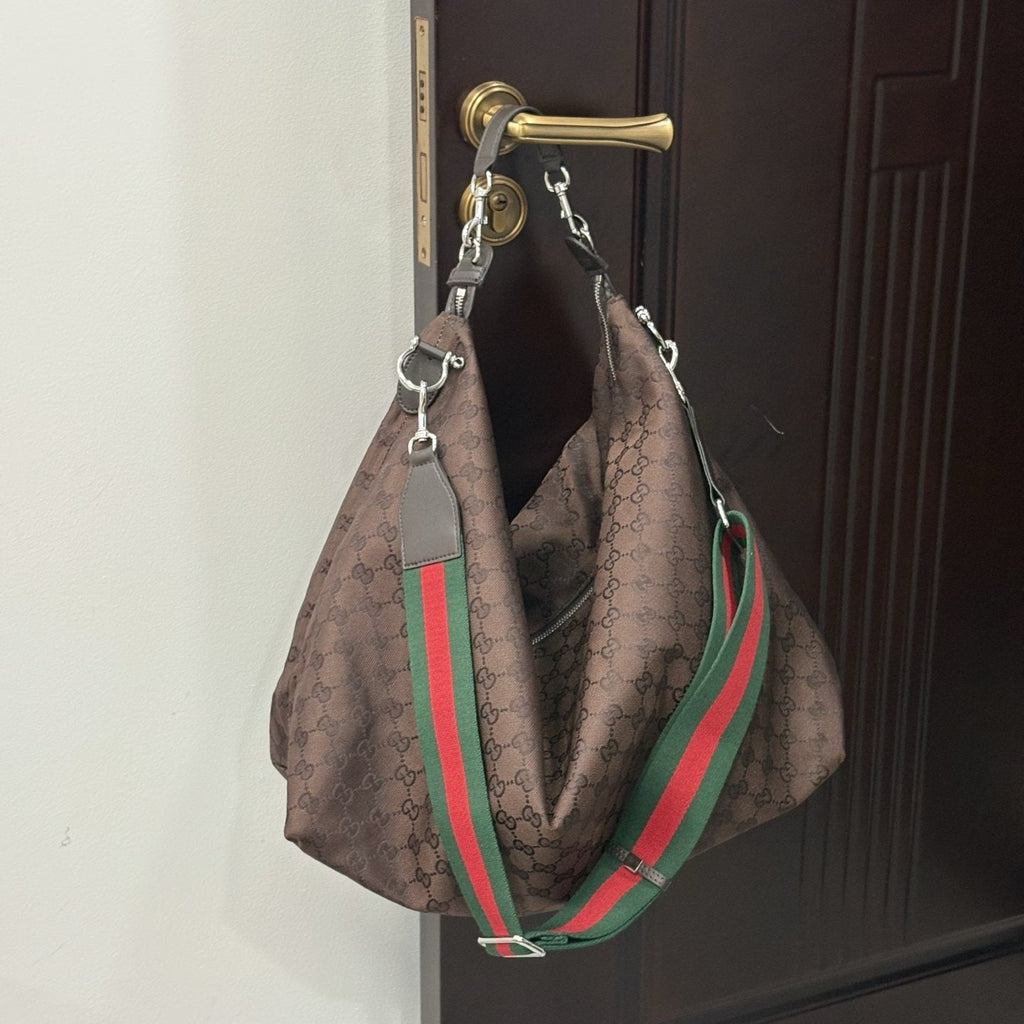 Gucci Curved-Pocket Linked-Handle Shoulder Bag — side