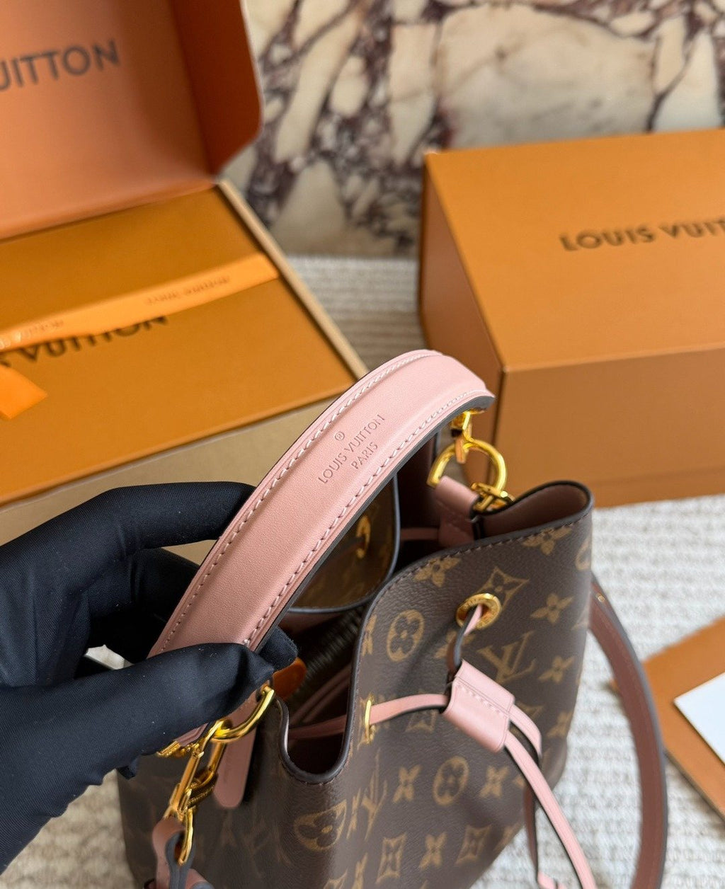 Louis Vuitton Neonoe Monogram Bucket Bag — detail