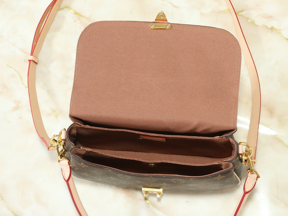 Louis Vuitton Pochette Métis Soft Crossbody Bag — detail