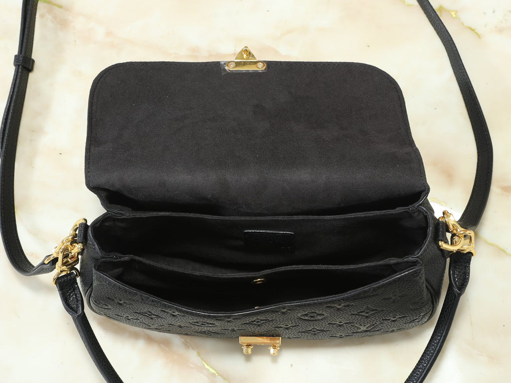 Louis Vuitton Pochette Métis Soft Crossbody Bag — detail