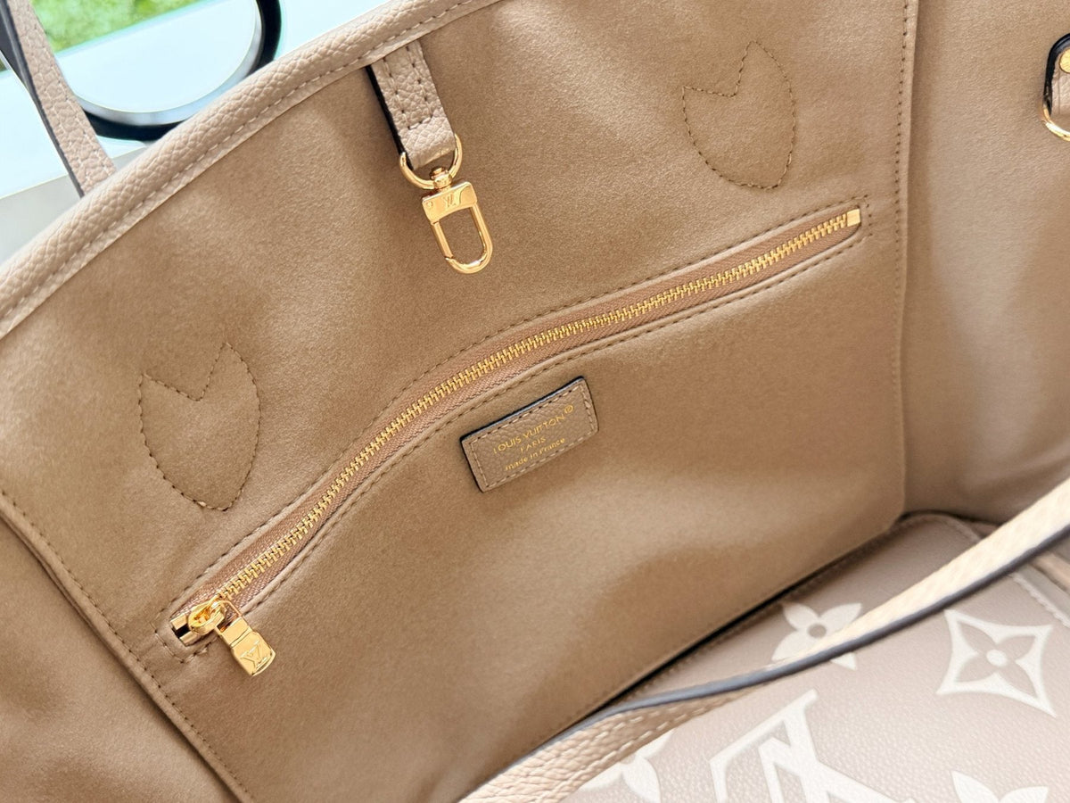 Louis Vuitton Neverfull Monogram Tote — detail