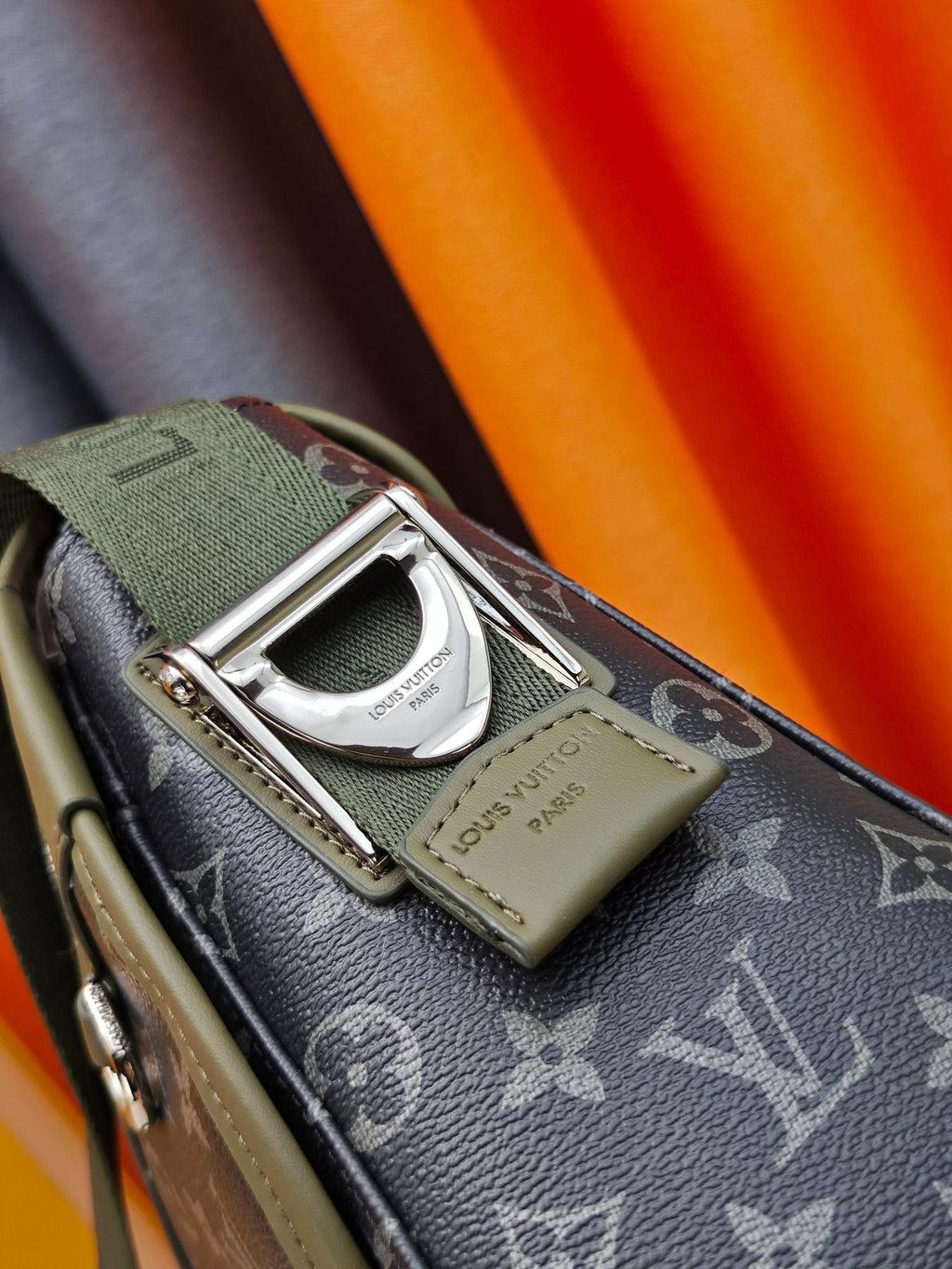 Louis Vuitton Courrier Monogram Messenger Bag — detail
