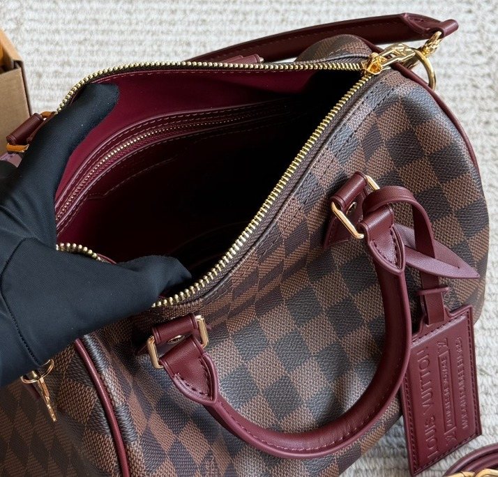 Louis Vuitton Speedy Checker Bag with Burgundy Trim — detail
