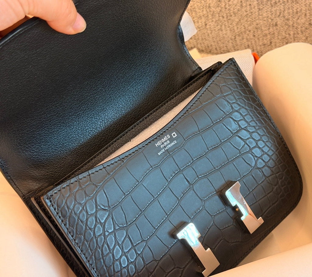 Hermès H-Clasp Flap Shoulder Bag — detail