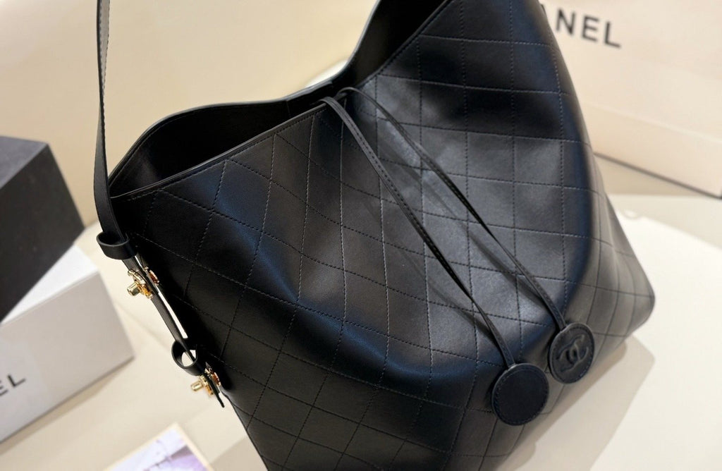 Chanel Diamond-Quilted Bucket Shoulder Bag — detail